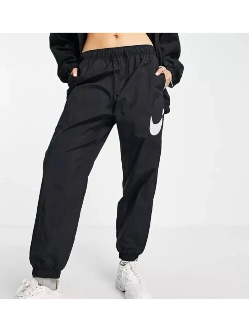 Nike $90 Sportswear Pants Women's XS Essential Mid‎ Rise Crinkle Woven Black